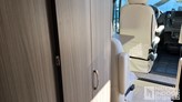 bottom-slider-img