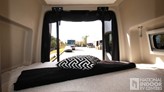 bottom-slider-img