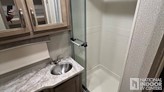 bottom-slider-img