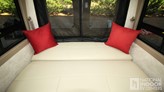 bottom-slider-img
