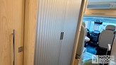bottom-slider-img