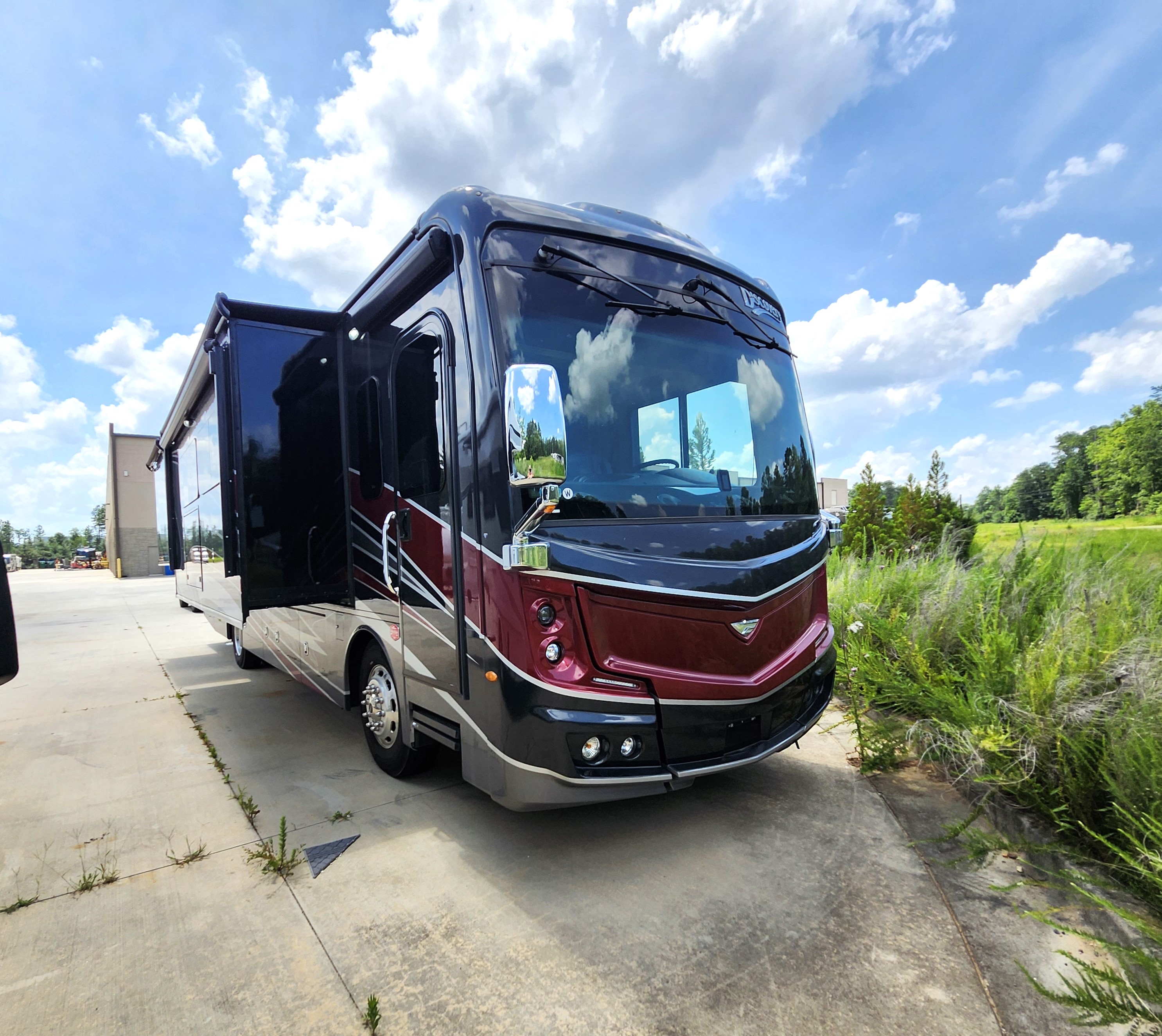 2023 Fleetwood Discovery