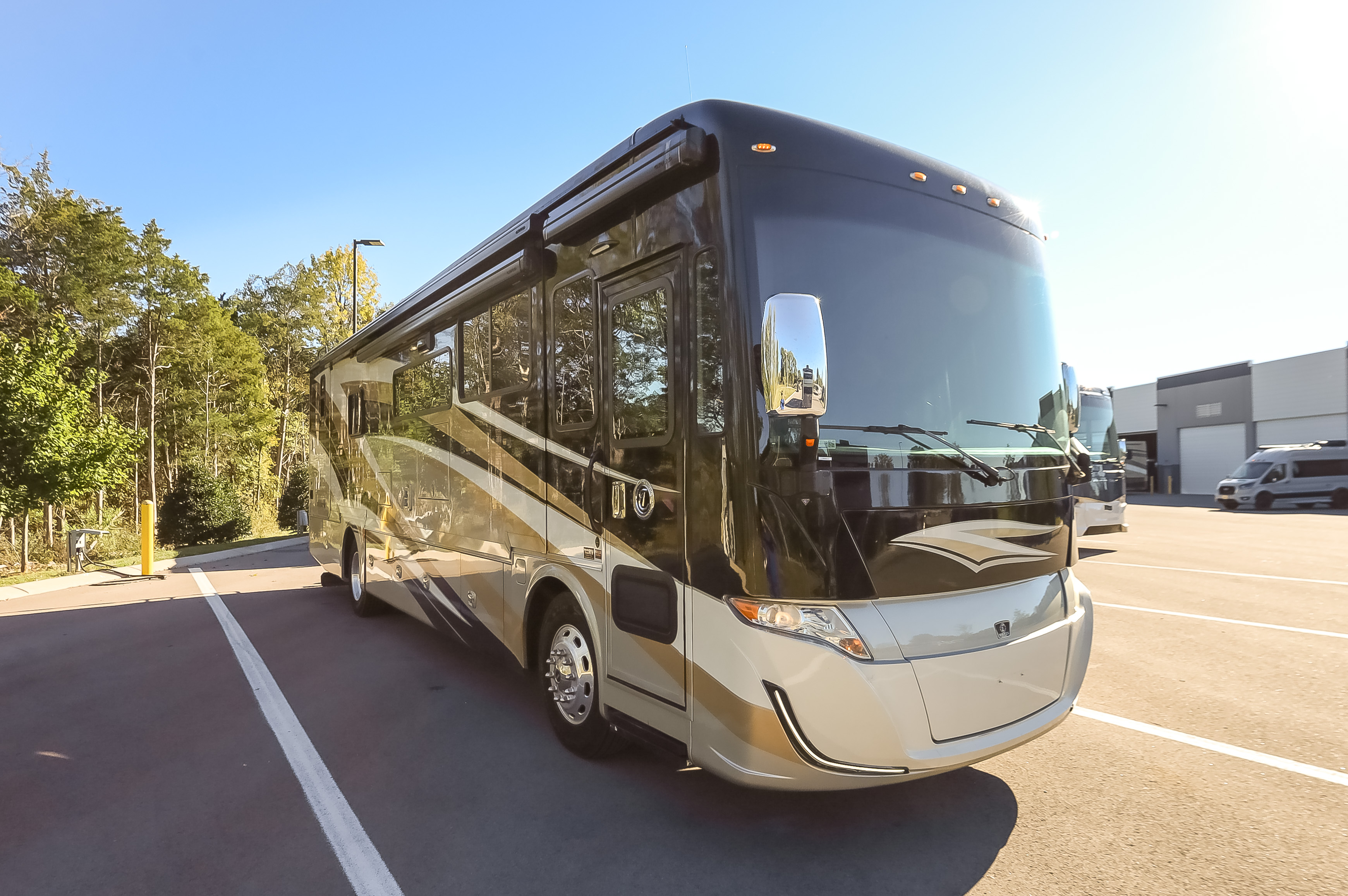 2021 Tiffin Motorhomes Allegro Red