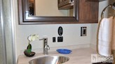 bottom-slider-img