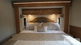 bottom-slider-img