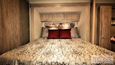 bottom-slider-img