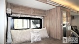 bottom-slider-img