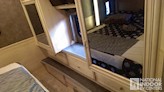 bottom-slider-img