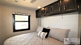 bottom-slider-img