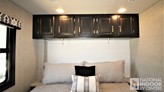 bottom-slider-img