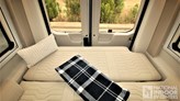 bottom-slider-img