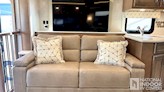 bottom-slider-img