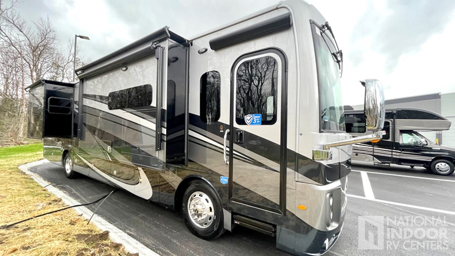 New 2023 Holiday Rambler Navigator 38F in Ormond Beach, FL - Giant