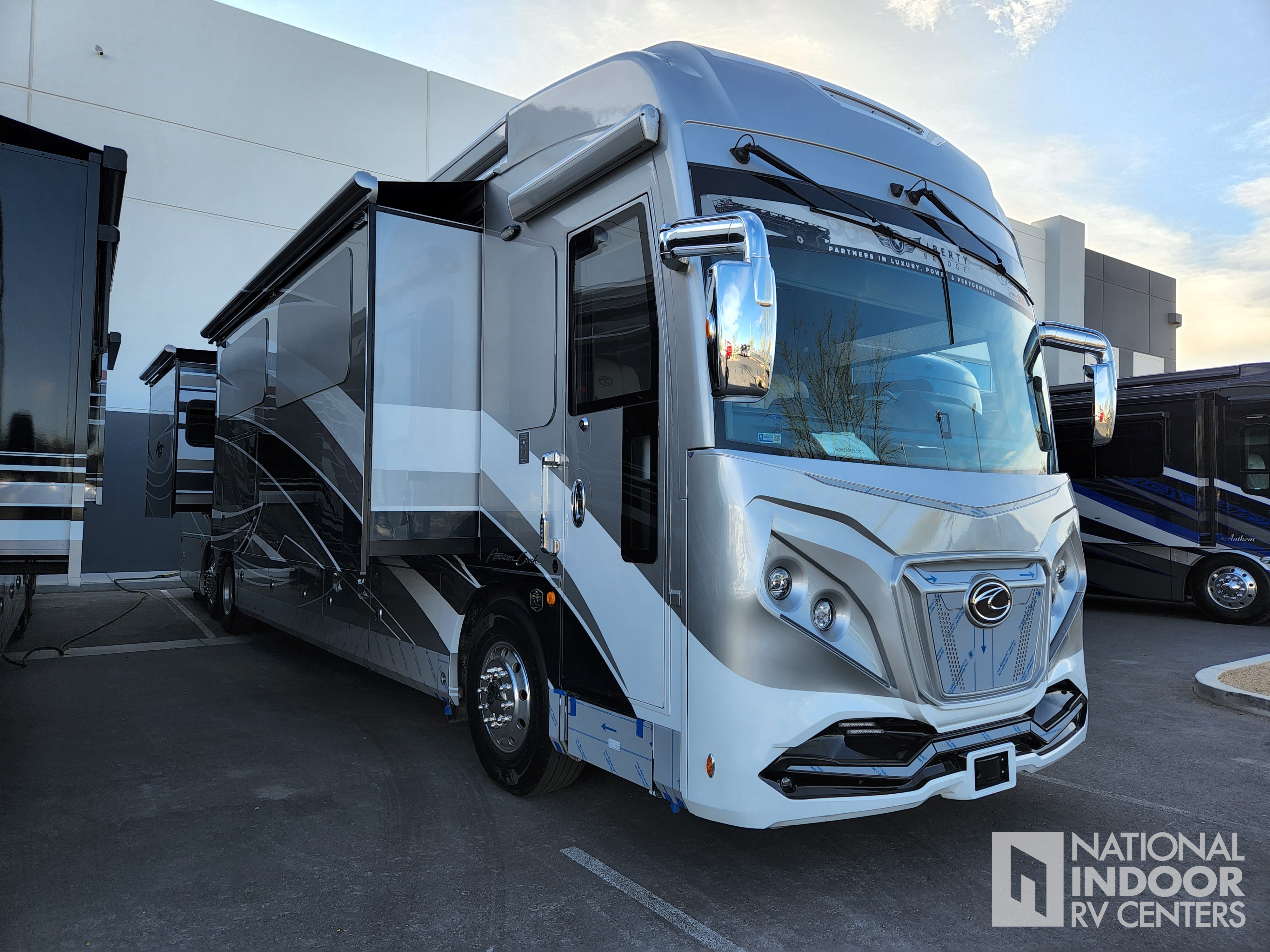New 2022 American Coach American Eagle | Custom | Independence | #7352 |  LasVegas | National Indoor RV Centers