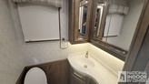 bottom-slider-img