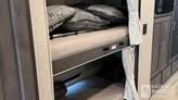 bottom-slider-img