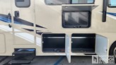 bottom-slider-img