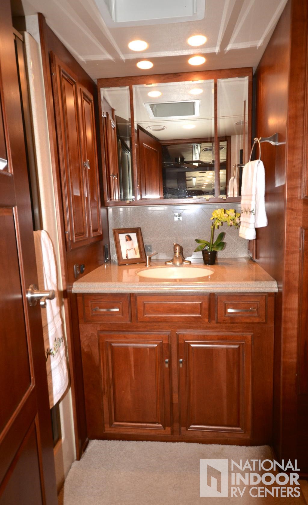 Used 2011 Winnebago Tour Blk 921 Dallas National Indoor RV Centers