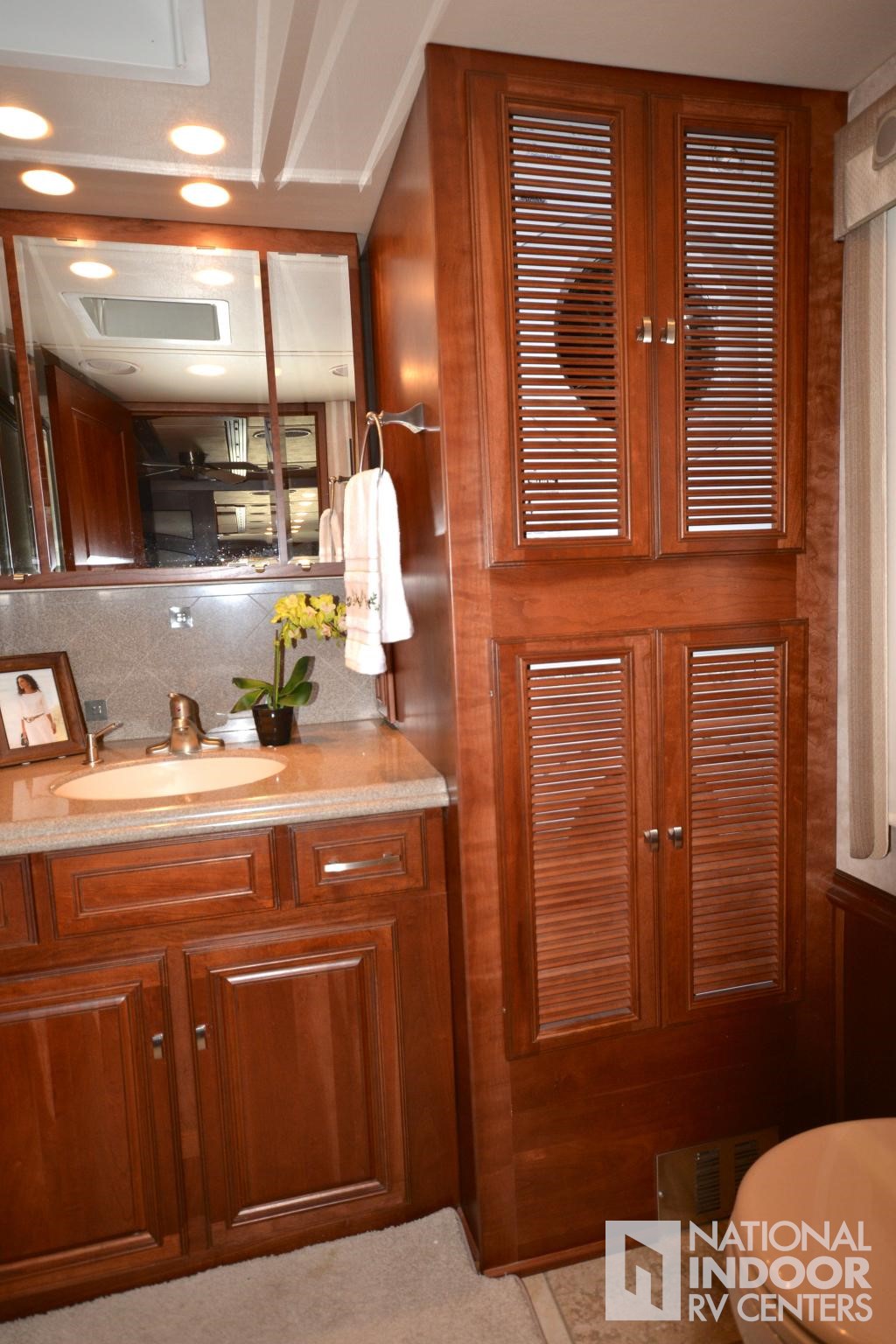 Used 2011 Winnebago Tour Blk 921 Dallas National Indoor RV Centers