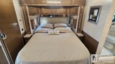 bottom-slider-img