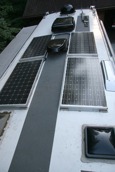 solar panel array featuring four 120-watt panels on a 40’ coach