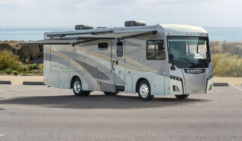 2023 Winnebago Forza