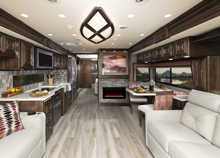 Holiday Rambler RV: Spotlight | National Indoor RV Centers