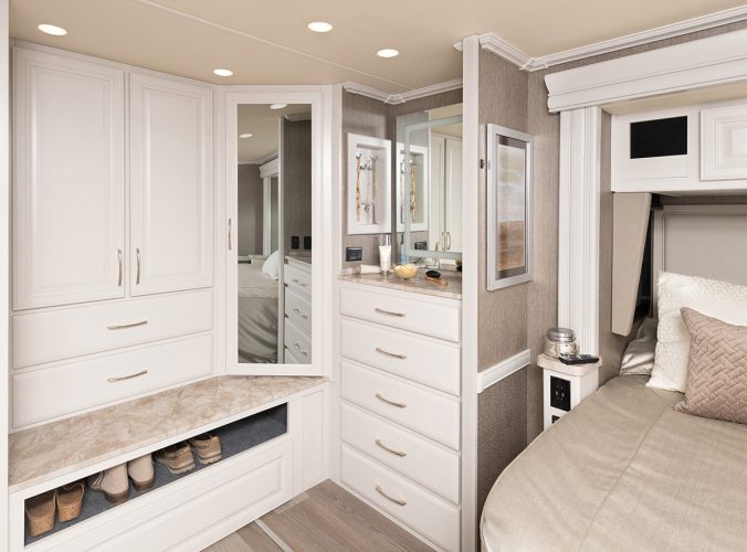Holiday Rambler RV: Spotlight | National Indoor RV Centers