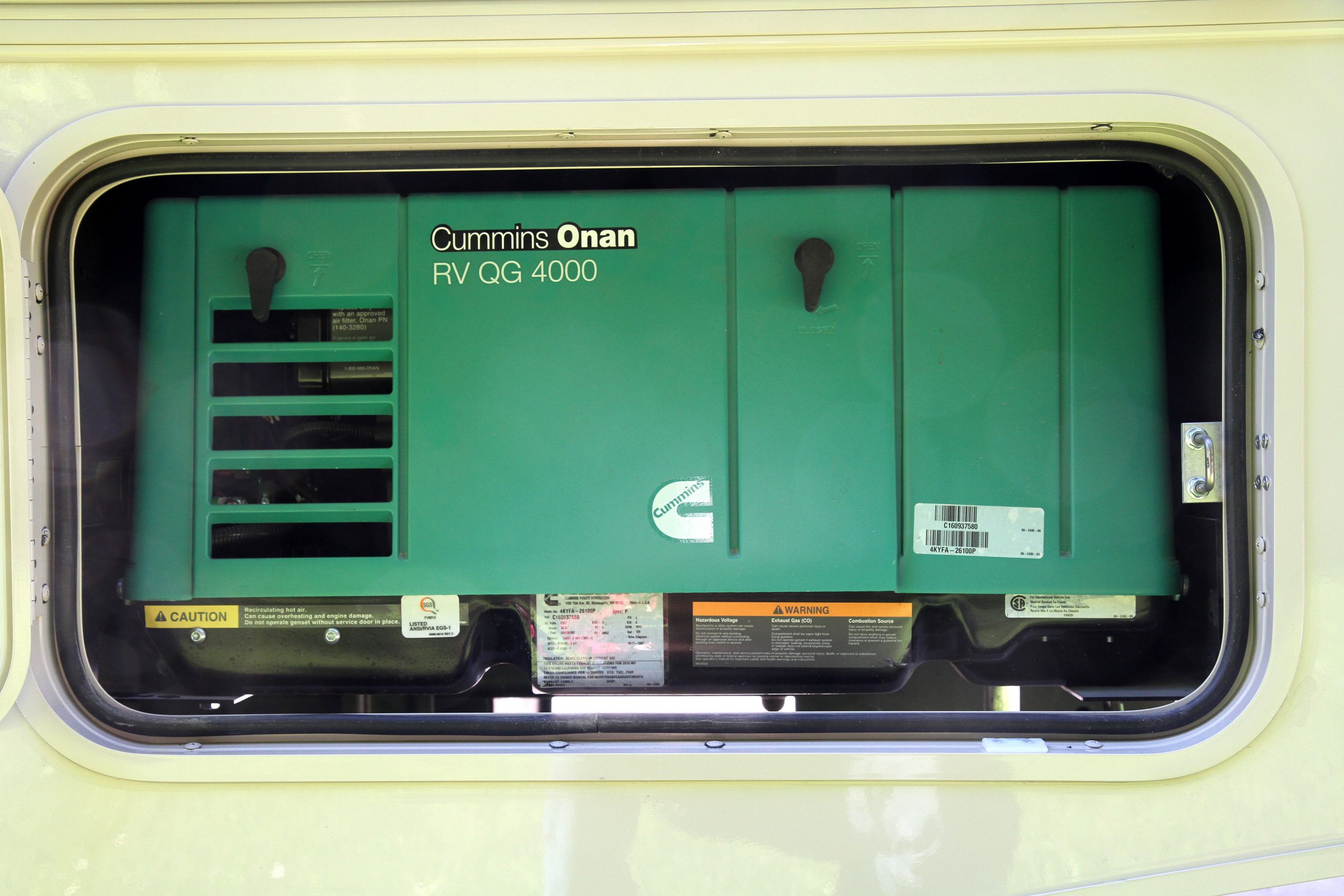 National Indoor RV Centers blog-RV-compact-generators-Class C-Class B motorhomes