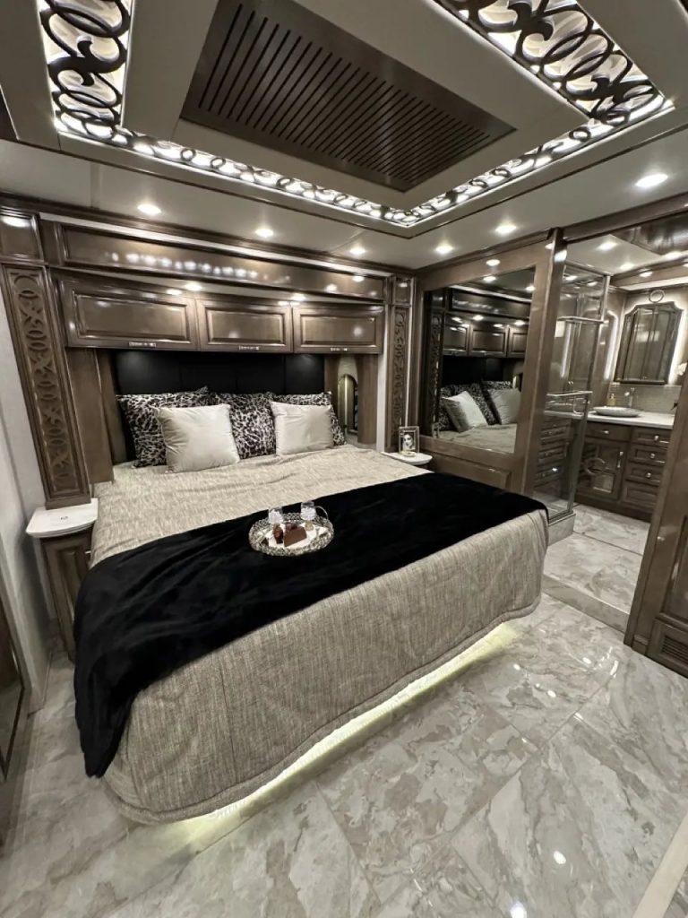 2024 Newmar Essex RV Tour with Angie Morell - NIRVC Owner's Library