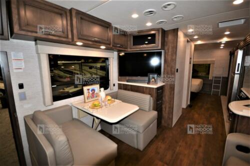 Bay Star 3014 Dining Area